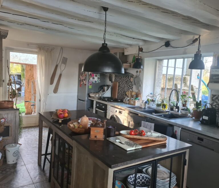 Chambres d'hotes dans maison de caractère en pierre au bord de loire Rochefort sur Loire (14)