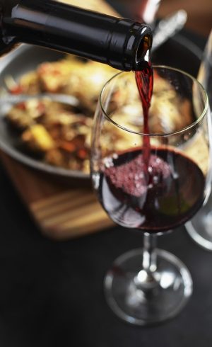 vin rouge a table bord de loire